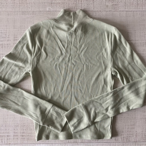 American Eagle Waffle Knit Longsleeve Turtle Neck [NWT] - Picture 3 of 6